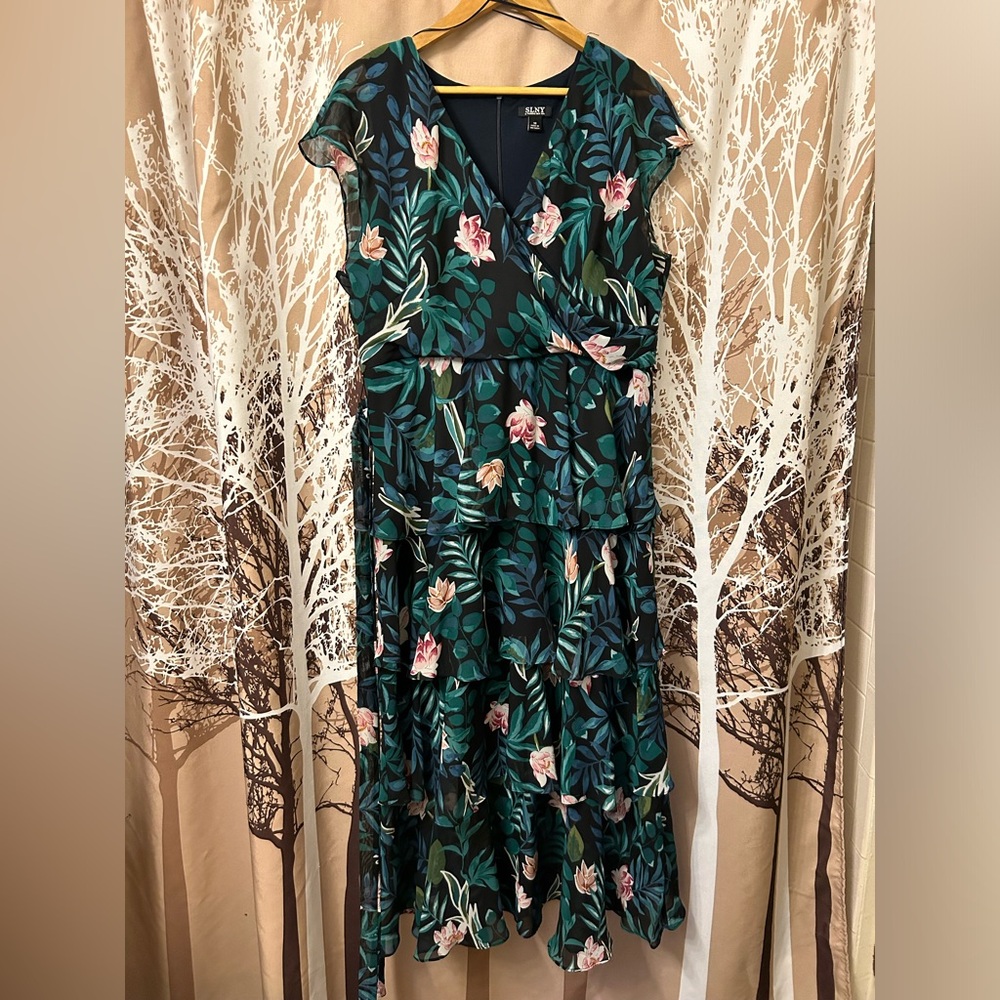 SLNY Dark Blue & Green Floral Tiered Maxi Dress - Size 18